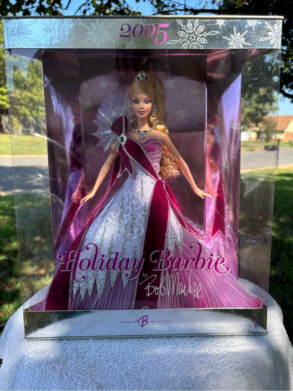 2005 Holiday Barbie Bob Mackie Collector NRFB G8058.